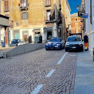 Controlli della Polizia nella zona di piazza Boves (archivio)