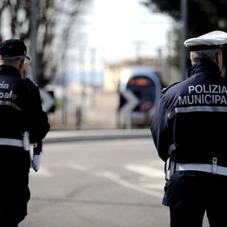 Rinvenuto un bracciale in oro ad Alba: la Municipale cerca il prorietario Rinvenuto un bracciale in oro ad Alba: la Municipale cerca il prorietario