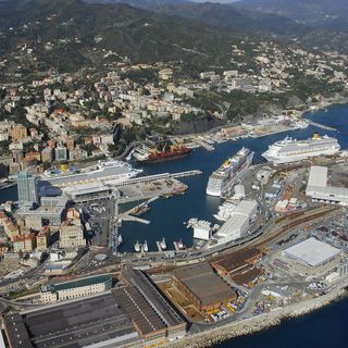 Il porto di Savona