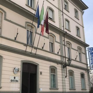 Apertura straordinaria e senza appuntamento per il ritiro dei titoli di soggiorno in Questura