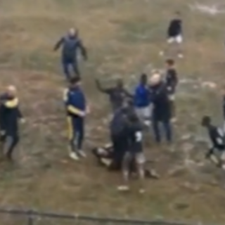 Rissa ad un torneo di calcio giovanile a Riva di Chieri: preso a calci un dirigente del Salice Fossano