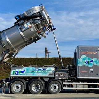 Tecnologia e innovazione: escavatore a risucchio per polveri, liquidi, fanghi e solidi Tecnologia e innovazione: escavatore a risucchio per polveri, liquidi, fanghi e solidi