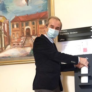 Bra: Arpa Industriale dona al Comune dispenser igienizzanti