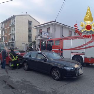 Le due auto dopo il tamponamento