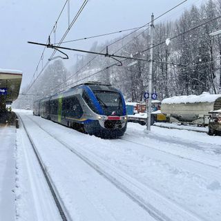 Maltempo e piano neve: cancellazioni e rimodulazioni dei treni sulla Fossano-Cuneo-Limone