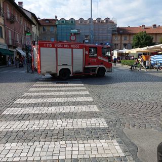 Bagnolo Piemonte: incendio ad alcune rotoballe: nessun ferito