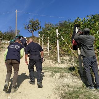 Caporalato nelle Langhe e lavoratori irregolari e in nero: due denunciati