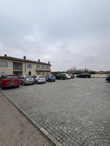 Piazza Martiri delle Foibe a Cherasco Piazza Martiri delle Foibe a Cherasco