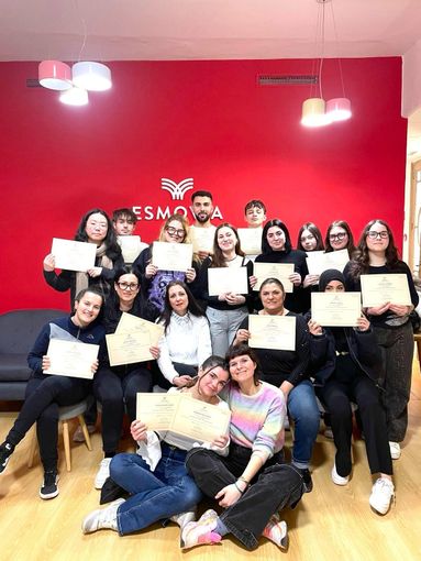 Gli studenti dei corsi serali dell'istituto"Piera Cillario Ferrero" di Alba a Valencia Gli studenti dei corsi serali dell'istituto"Piera Cillario Ferrero" di Alba a Valencia