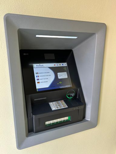 Il Bancomat,  posizionato all’interno dell’edificio scolastico di via Giordano