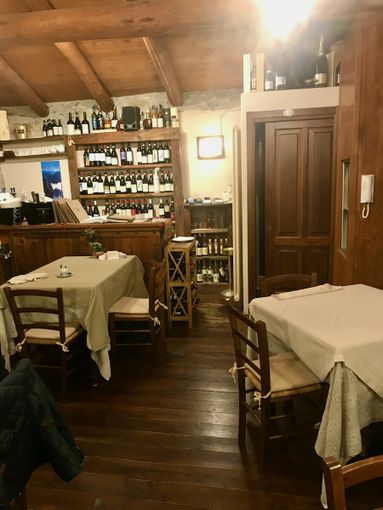 Al Bial: un gioiellino di pietra e legno in cui i sapori della Val Maira danno il meglio di sè Al Bial: un gioiellino di pietra e legno in cui i sapori della Val Maira danno il meglio di sè