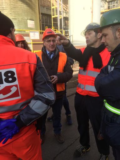 Operatore ferito alla "Silva Chimica" di San Michele Mondovì, ma è un'esercitazione (FOTO e VIDEO) Operatore ferito alla "Silva Chimica" di San Michele Mondovì, ma è un'esercitazione (FOTO e VIDEO)