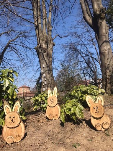 Bra, i giardini del Belvedere si popolano di graziosi animaletti in legno