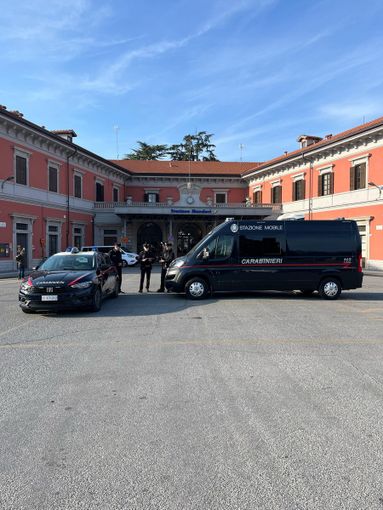 Minacciato con un coltellino nei pressi della stazione: tentata rapina a Mondovì, indagano i Carabinieri Minacciato con un coltellino nei pressi della stazione: tentata rapina a Mondovì, indagano i Carabinieri