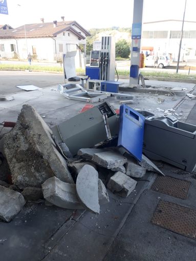 Furto nella notte al distributore Q8 di Dogliani, il sindaco: "Privati di un servizio essenziale, in paese sdegno e incredulità"