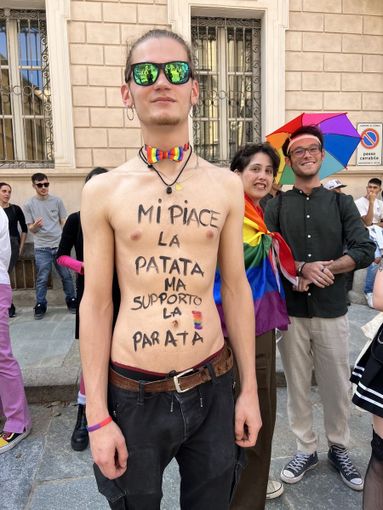 Tremila persone a Cuneo per il Pride, l'evento che celebra l'orgoglio LGBTQIA+