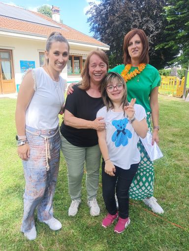 Beatrice insieme alle sue colleghe di tirocinio Beatrice insieme alle sue colleghe di tirocinio