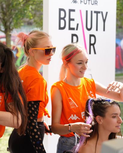 Torino, Kappa Futurfestival: con 40 giovani nel beauty bar della vip lounge nascono le tendenze make-up &amp; hair della Generazione Z