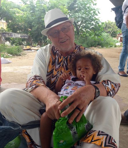 Cena solidale e raduno internazionale con Padre Renato Chiera a Farigliano