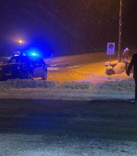 Neve, primi disagi: tir di traverso e traffico interrotto sulla Statale 28 del Colle di Nava