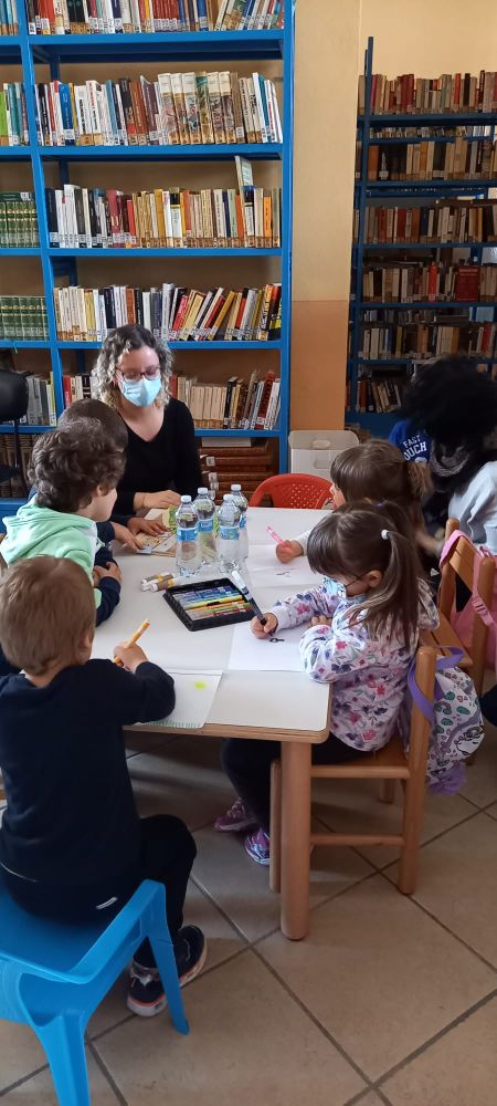 Biblioteca di Caramagna, letture e laboratori per bambini tornano in presenza