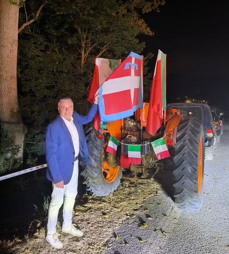 Perlo consegna la cittadinanza onoraria a Franco Graglia