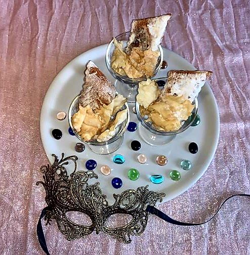 A Carnevale una "chiacchiera" tira l’altra (e non parliamo di gossip)