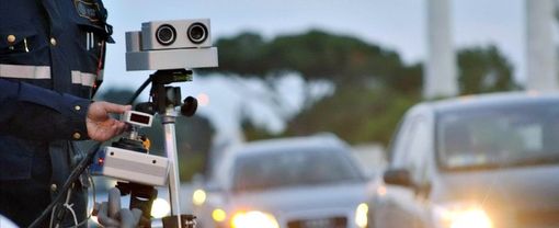 Ad Alba elevate multe per 1,8 milioni di euro, il 57% delle quali sono state pagate Ad Alba elevate multe per 1,8 milioni di euro, il 57% delle quali sono state pagate