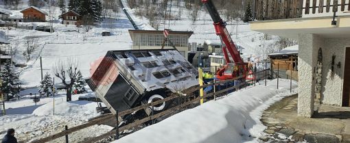 Recuperato il mezzo ribaltato sulla Statale 21: strada riaperta al traffico