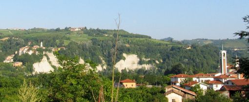 Scorcio del paese di Clavesana