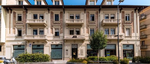 La sede dell'Associazione Commercianti Albesi, in piazza San Paolo ad Alba La sede dell'Associazione Commercianti Albesi, in piazza San Paolo ad Alba