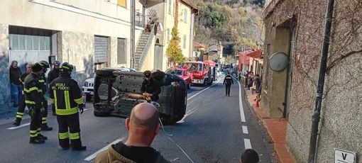 Incidente sulla Statale 28 al Colle di Nava: auto si ribalta, ferito un trentenne Incidente sulla Statale 28 al Colle di Nava: auto si ribalta, ferito un trentenne