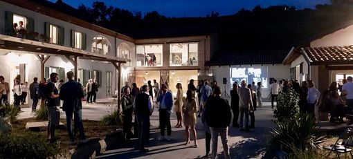 “La collina sale sempre”: arte contemporanea e paesaggio tornano a dialogare nelle Langhe e nel Monferrato
