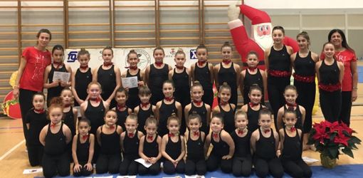 Nelle foto le ginnaste delle sezioni di Alba e Monticello con le istruttrici Laura Revello, Silvia Bruno, Chiara Rivetti, Sara Manassero e la presidente Fiorina Zemide Nelle foto le ginnaste delle sezioni di Alba e Monticello con le istruttrici Laura Revello, Silvia Bruno, Chiara Rivetti, Sara Manassero e la presidente Fiorina Zemide