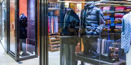 Allestimento vetrine: strategie e idee per trasformare il tuo negozio in un punto vendita di successo Allestimento vetrine: strategie e idee per trasformare il tuo negozio in un punto vendita di successo