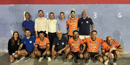 La squadra dell'Alta Langa con tecnici, dirigenti e tifosi