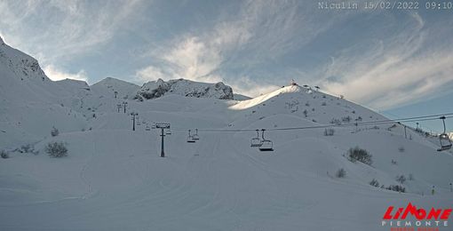 Tanta neve fresca in montagna, più di 40 cm sulle piste di Limone [VIDEO]. Cresce il pericolo valanghe