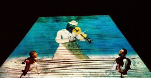 Un momento dallo spettacolo "Anima blu"