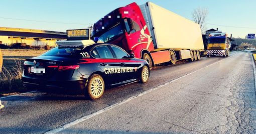 Il mezzo coinvolto nell'incidente lungo la Sp 661 Il mezzo coinvolto nell'incidente lungo la Sp 661