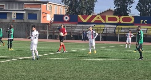 Calcio Serie D: il Vado batte la Castellanzese nel recupero e supera il Bra in classifica Calcio Serie D: il Vado batte la Castellanzese nel recupero e supera il Bra in classifica