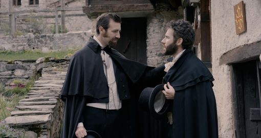 Paolo Tibaldi, a sinistra, nei panni del signor Calandra