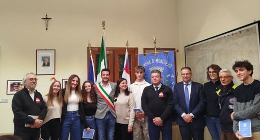 Monchiero consegna la Costituzione ai neo diciottenni