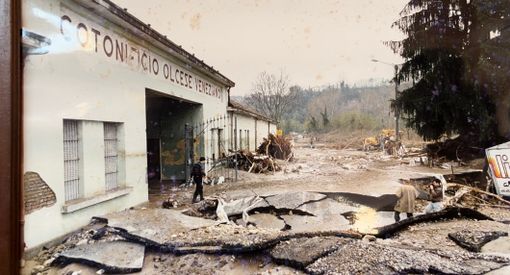 L'ex cotonificio di Clavesana dopo l'alluvione del 1994 L'ex cotonificio di Clavesana dopo l'alluvione del 1994