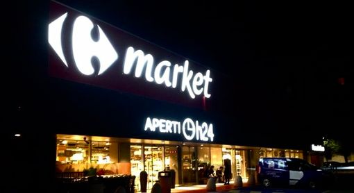 Parte dei fatti riferiti in aula sarebbe avvenuta davanti al Carrefour di corso IV Novembre a Cuneo
