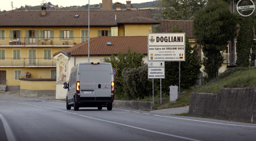 Il milanese imbruttito dà lezioni di marketing al “Giargiana” di Dogliani, girata nelle Langhe la nuova puntata della celebre pagina social (VIDEO) Il milanese imbruttito dà lezioni di marketing al “Giargiana” di Dogliani, girata nelle Langhe la nuova puntata della celebre pagina social (VIDEO)