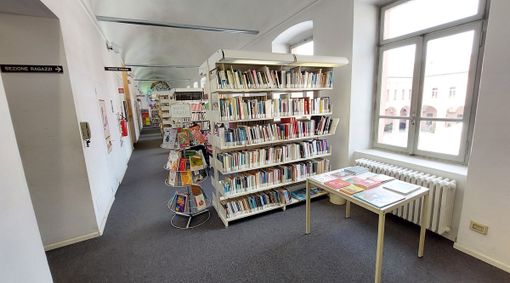 La biblioteca civica “G. Ferrero” . foto sito comune Alba