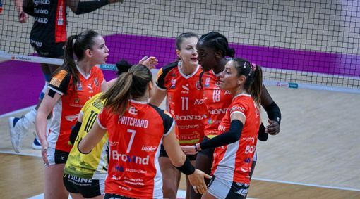 La Honda Cuneo Grada Volley in azione (foto di Danilo Ninotto) La Honda Cuneo Grada Volley in azione (foto di Danilo Ninotto)