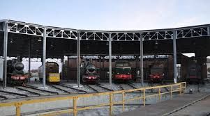Vento scoperchia una lamiera della tettoia al Museo Ferroviario Piemontese di Savigliano