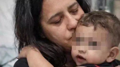 Il piccolo Domenico con la madre Patrizia (foto Adnkronos) Il piccolo Domenico con la madre Patrizia (foto Adnkronos)