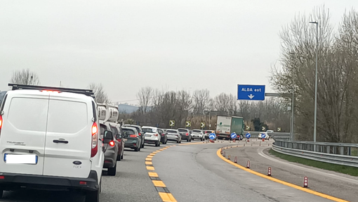 Chiusura notturna della carreggiata sulla tangenziale di Alba tra il 27 e 28 marzo per lavori di segnaletica Chiusura notturna della carreggiata sulla tangenziale di Alba tra il 27 e 28 marzo per lavori di segnaletica